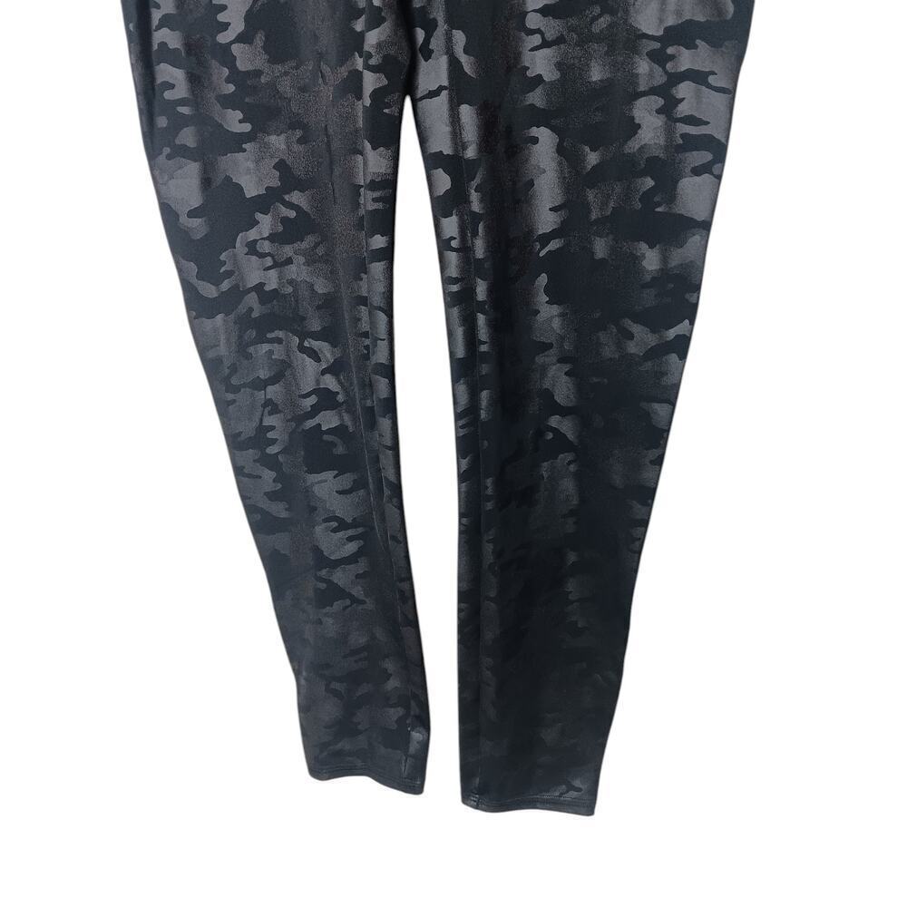 New with Tags SPANX Faux Leather Camo Leggings SZ 2X - Picture 6 of 16